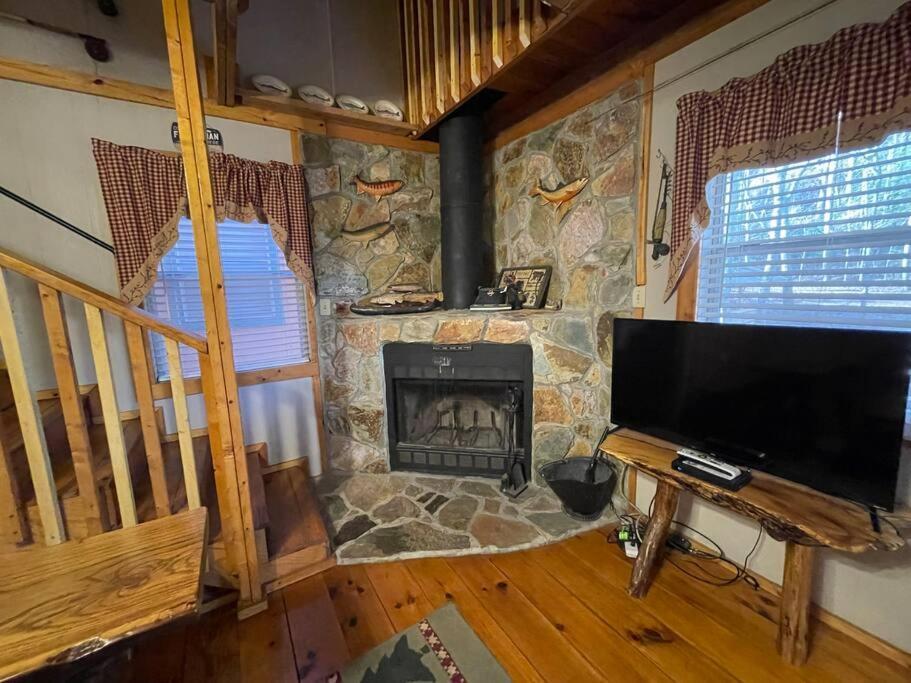 Cute Cabin Creek & Firepit #12 Helen Exterior photo
